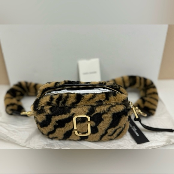 Marc Jacobs The Softshot Tiger Stripe Plush Bag - Picture 12 of 12